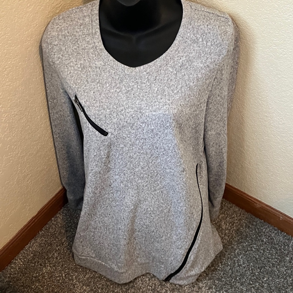 Neesha  women’s top
